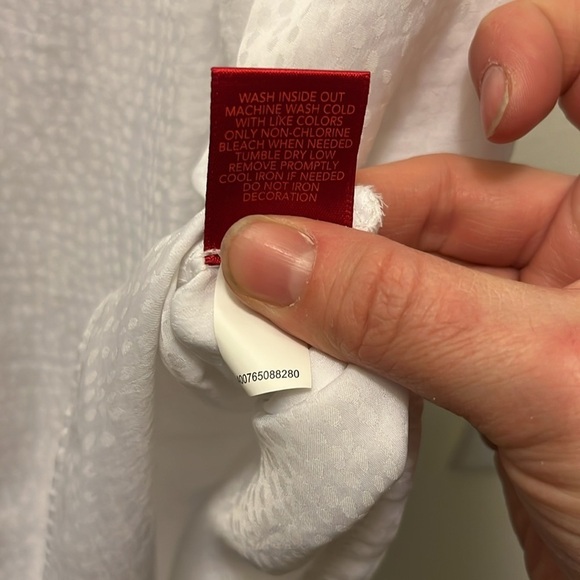 Jennifer Lopez White sleeveless V neck top Size medium - Picture 4 of 9